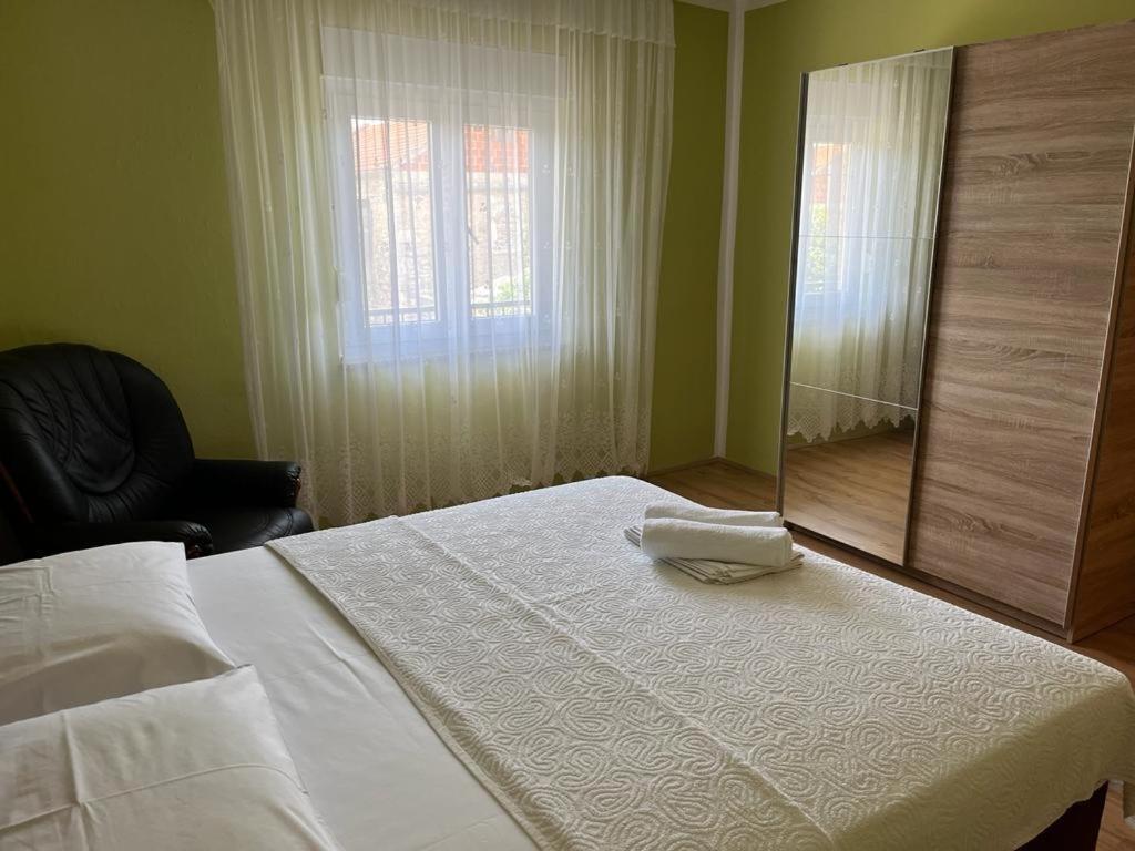 Apartment Mate Pridraga Екстер'єр фото